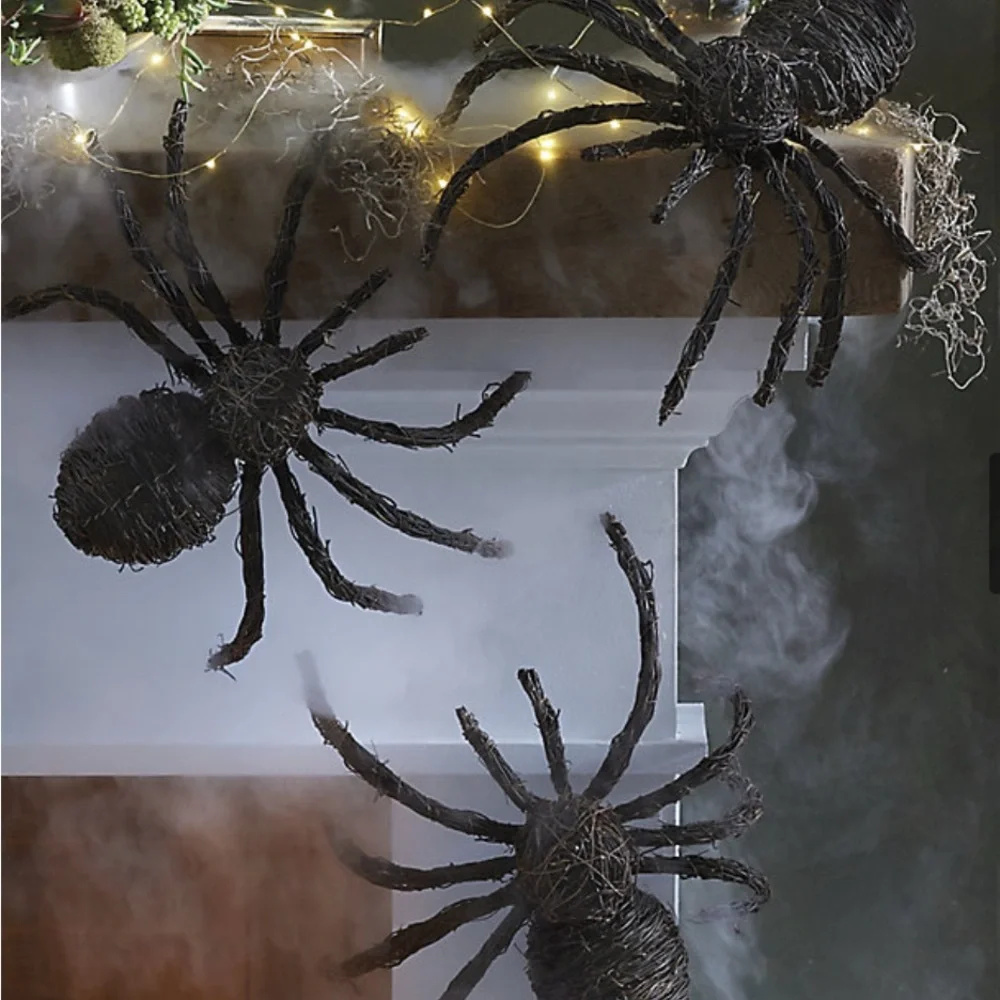 Brown Wicker Spider Decor Set